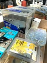 Lot of assorted screws