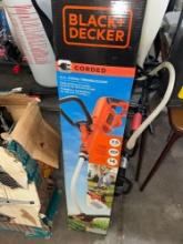Black & Decker corded 14 inch string trimmer/edger new
