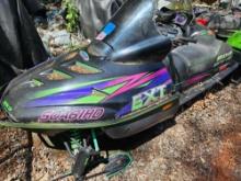 Arctic cat e x t snowmobile