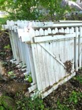20 8 ft platic fence panels with gate