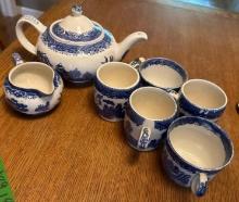 7 pcs blue & white dishes tea pot/cups