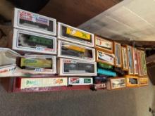 ASSORTED HO CARS SOME WITH BOXES