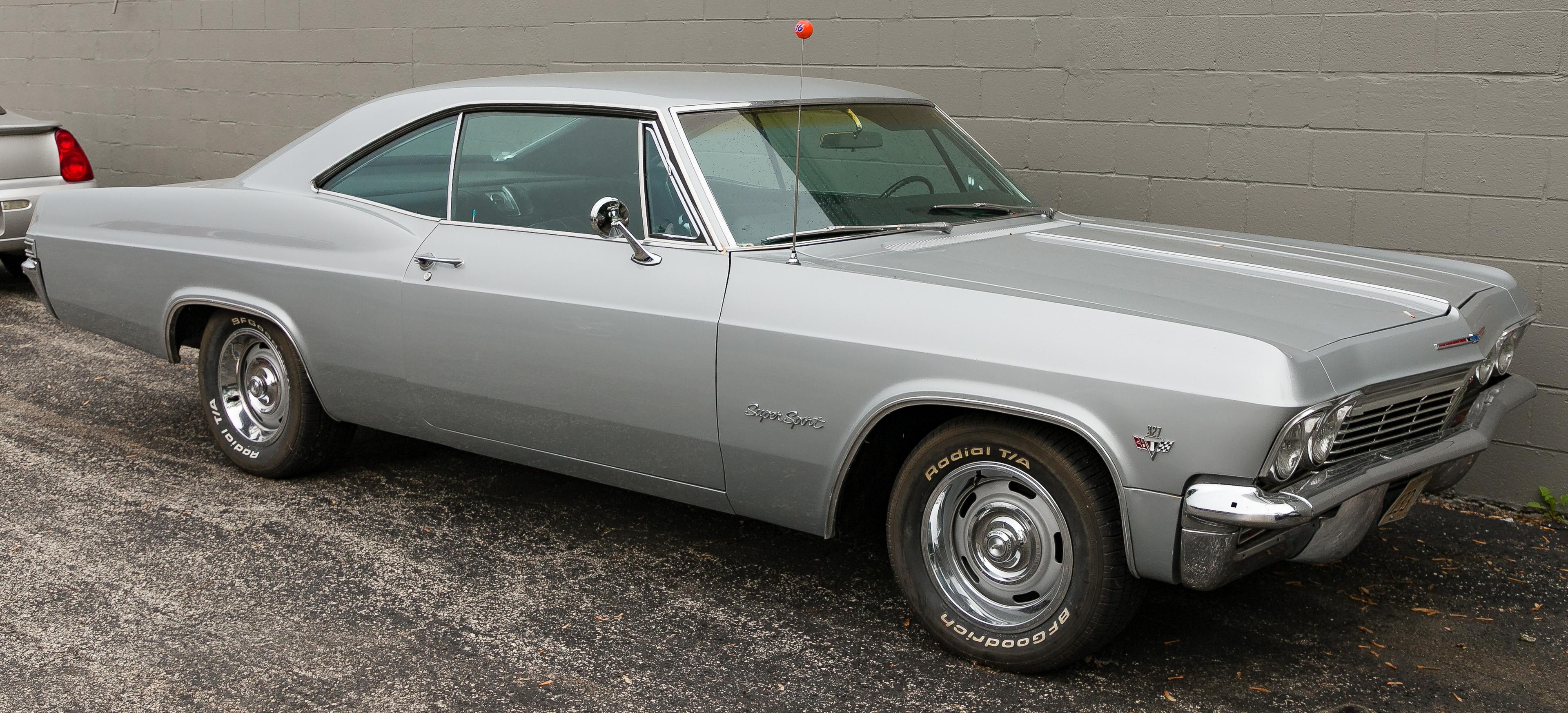 1965 Chevrolet Impala SS 2-Door Hardtop