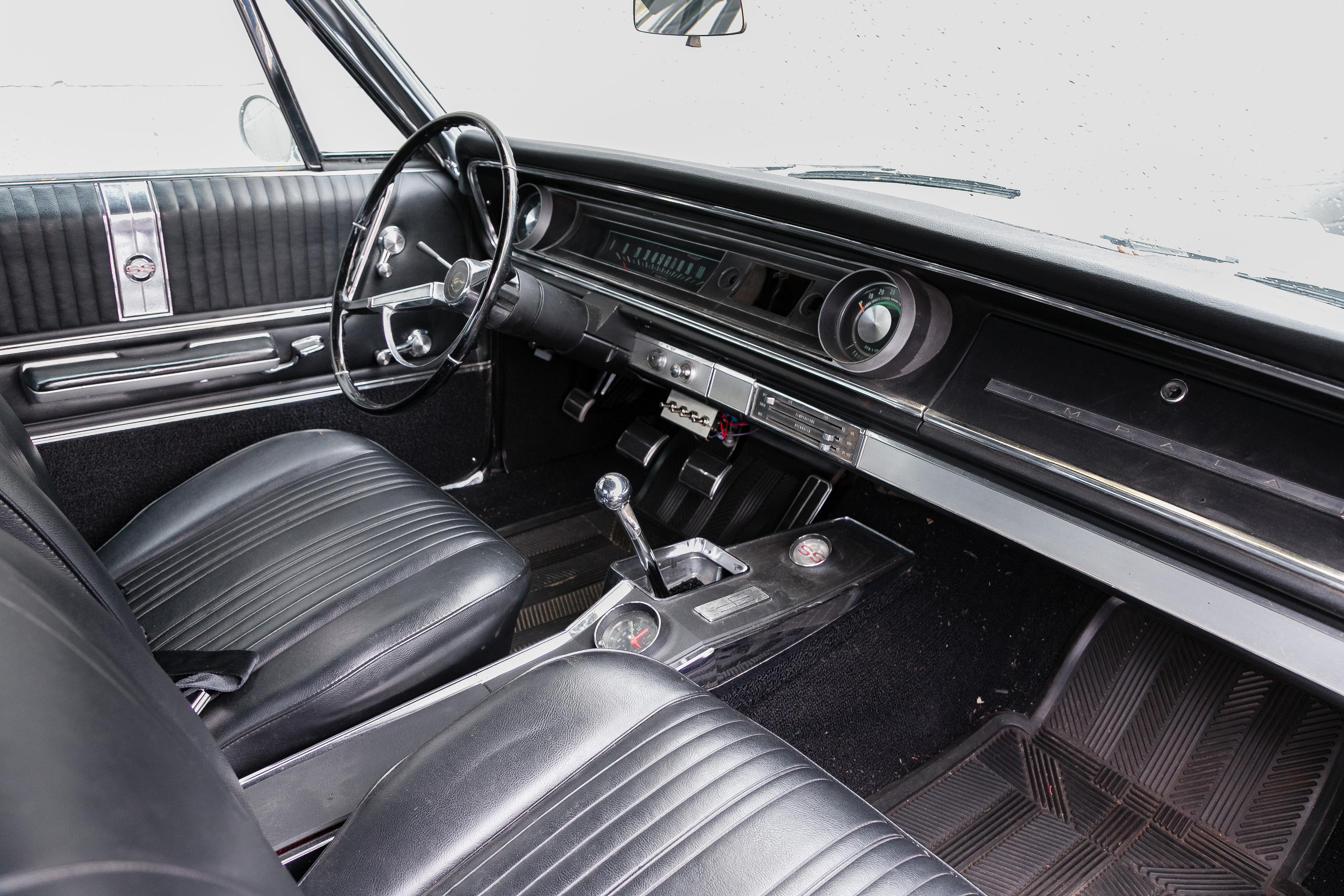 1965 Chevrolet Impala SS 2-Door Hardtop