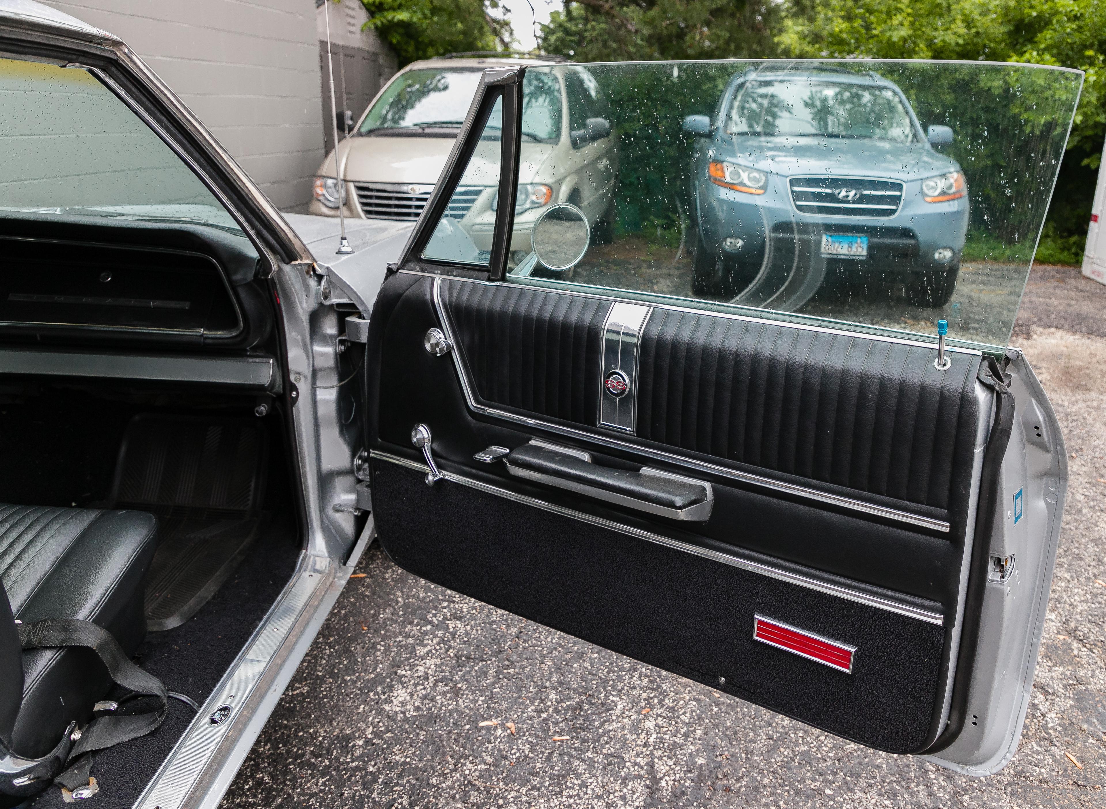 1965 Chevrolet Impala SS 2-Door Hardtop