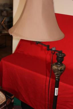 FLOOR LAMP W/ SWIVEL TOP