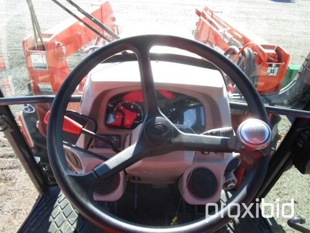 Kubota M9540 4X4 Tractor w/Kubota LA1353 Loader,