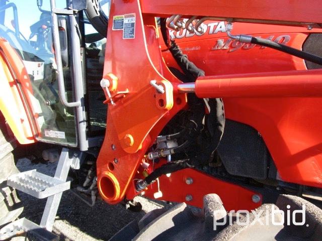 Kubota M9540 4X4 Tractor w/Kubota LA1353 Loader,