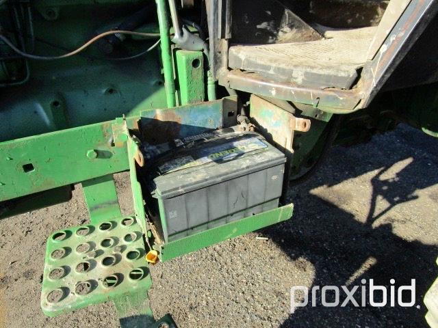 John Deere 2750 Tractor,