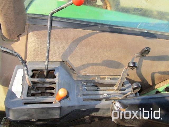 John Deere 2750 Tractor,