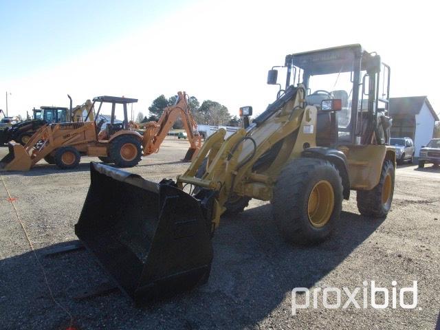 Caterpillar 908 Rubber Tire Loader,