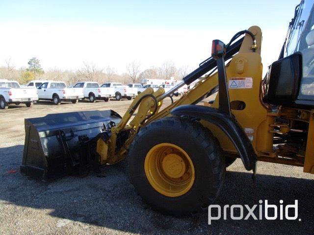 Caterpillar 908 Rubber Tire Loader,