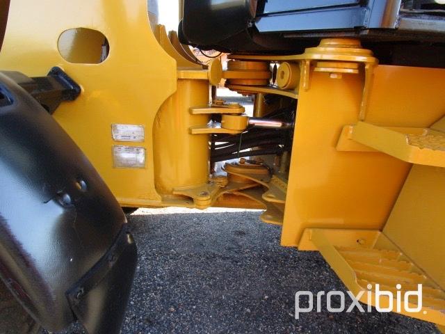 Caterpillar 908 Rubber Tire Loader,
