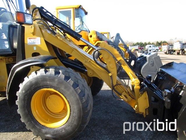 Caterpillar 908 Rubber Tire Loader,