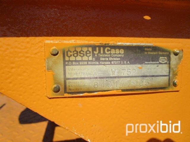 Case W752 Asphalt Roller,