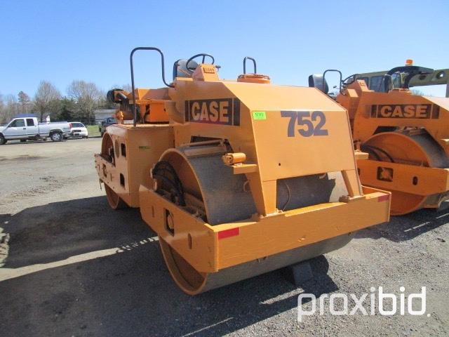 Case W752 Asphalt Roller,