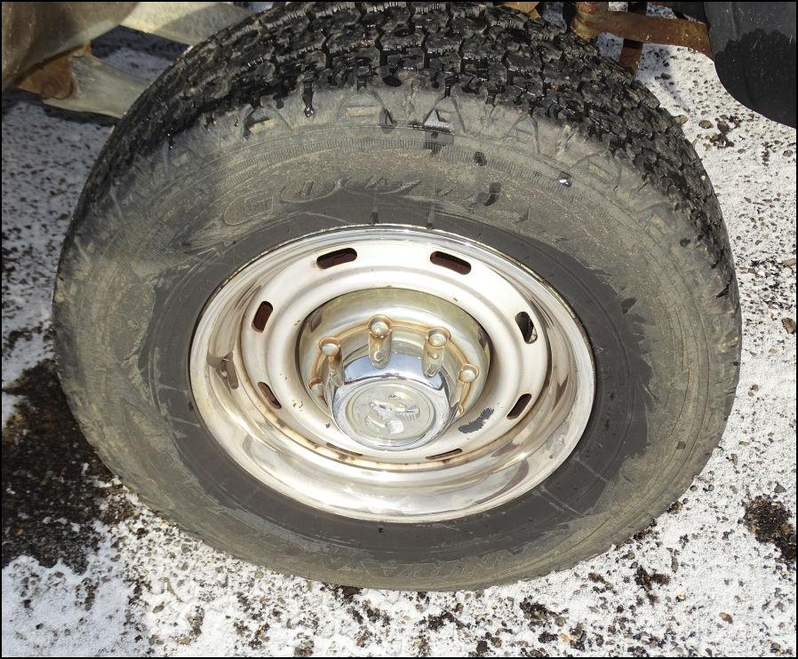 1998 Dodge - Model:Ram 2500 - 48,000 miles- 4WD/4-Wheel Drive/4x4