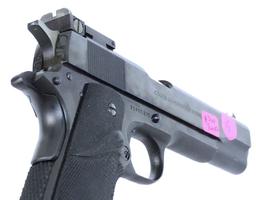 Colt  - Model: - Government Model - .45 - pistol