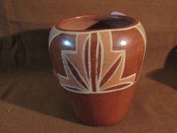 2 clay pots