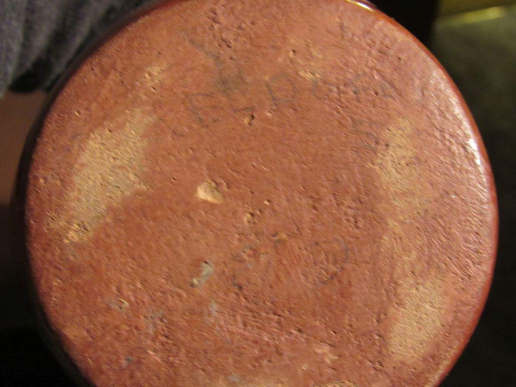2 clay pots