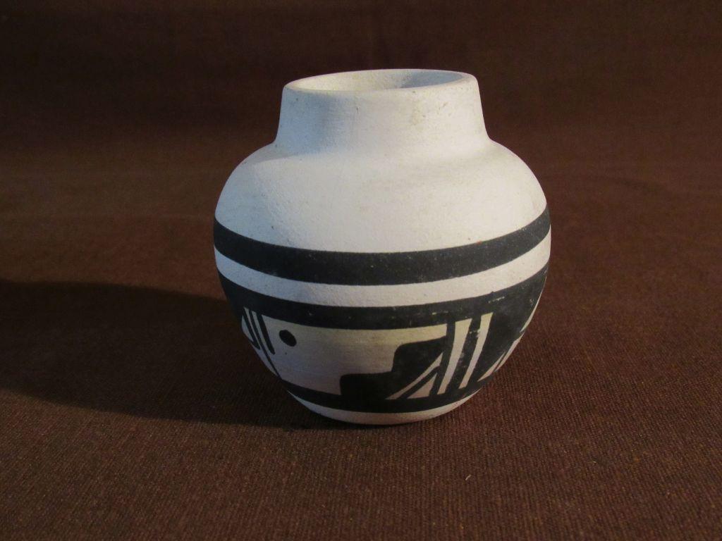 2 clay pots