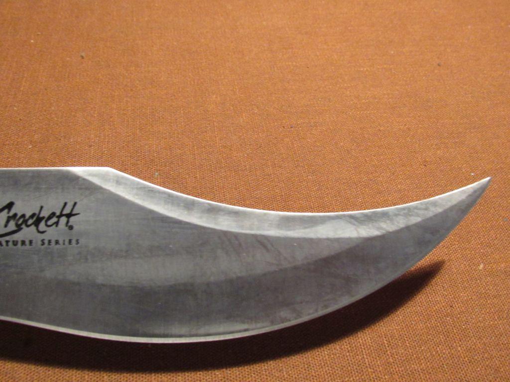 Hunting knife