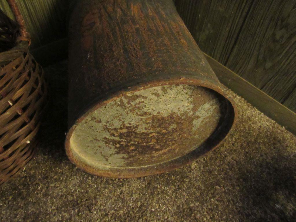 Milk can/baskets
