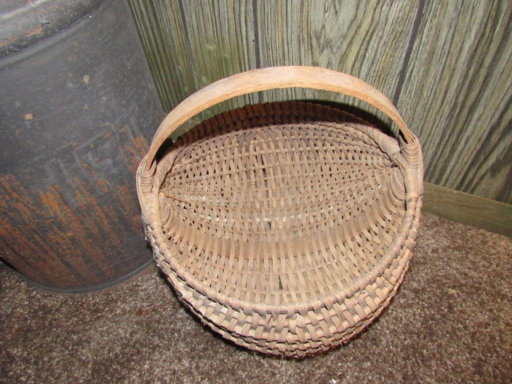 Milk can/baskets