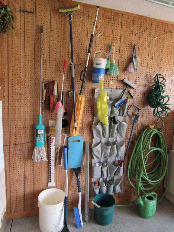 Contents of wall