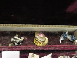 Jewelry box with jewelry