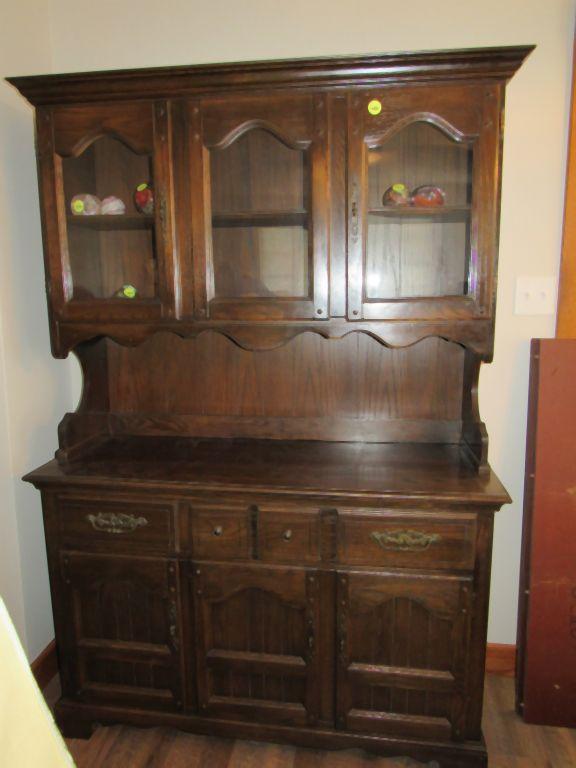 Curio cabinet