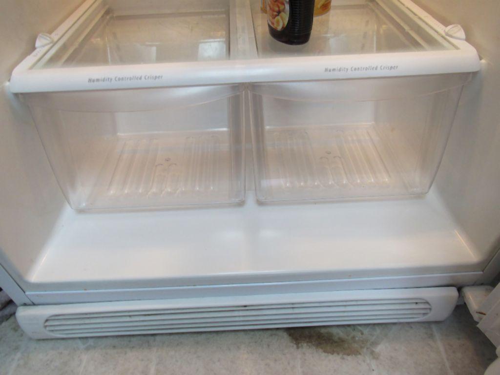 Frigidaire refrigerator freezer