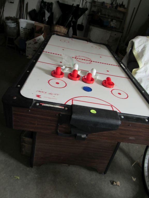 Air hockey machine