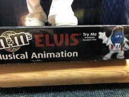 Elvis M&M singing and dancing