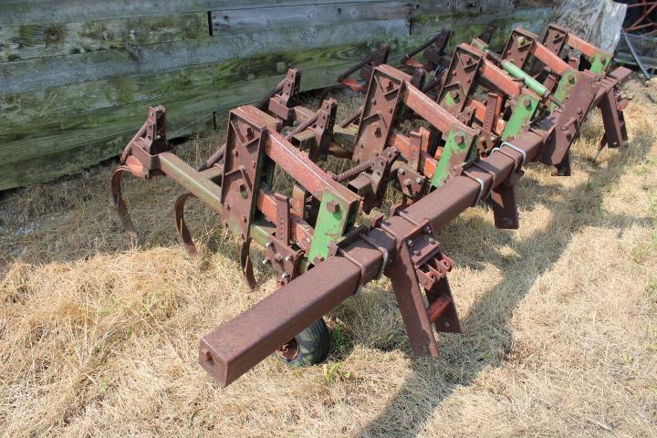 4 ROW CULTIVATOR