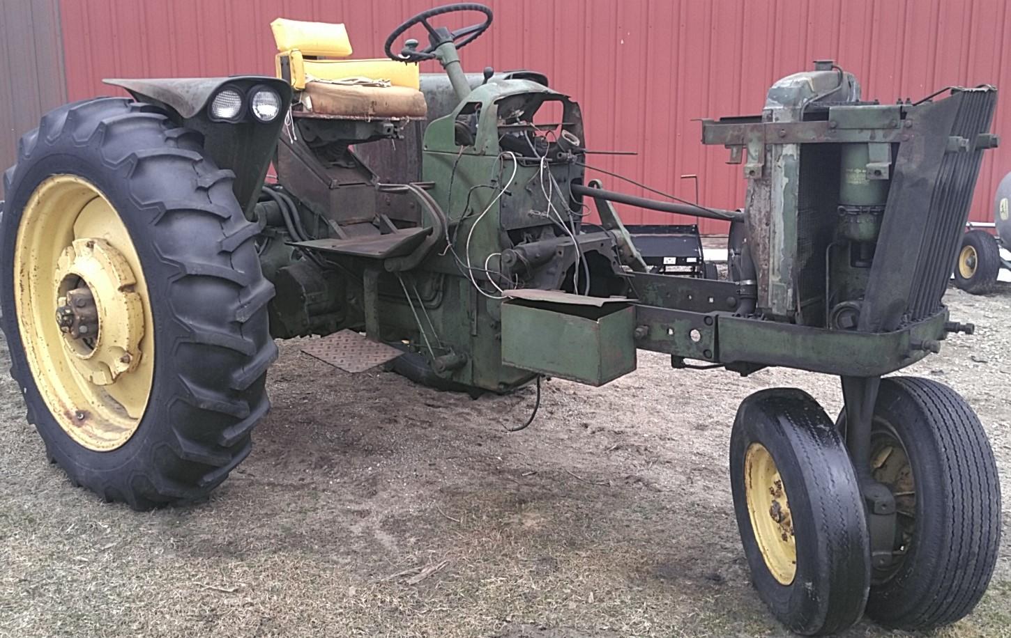 JD 2010 N.F GAS TRACTOR,  COMPLETE NON RUNNING