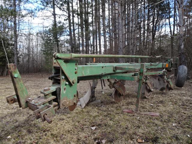 JD 1450 4X18” SEMI MTD. PLOW, SPRING COULTERS