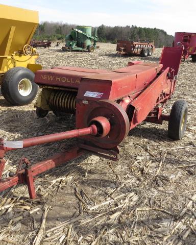 NEW HOLLAND 275 SQUARE HAY BALER, 540 PTO