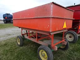 JD 953 GEAR W/ KB 130 BU. GRAVITY BOX W/ WOOD EXT’S