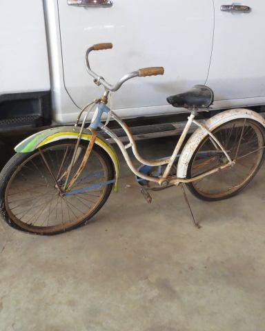 ANTIQUE BF GOODRICH SCHWINN LADY’S BIKE