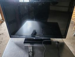 MAGNOVOX 30" LED FLATSCREEN T.V W/ REMOTE