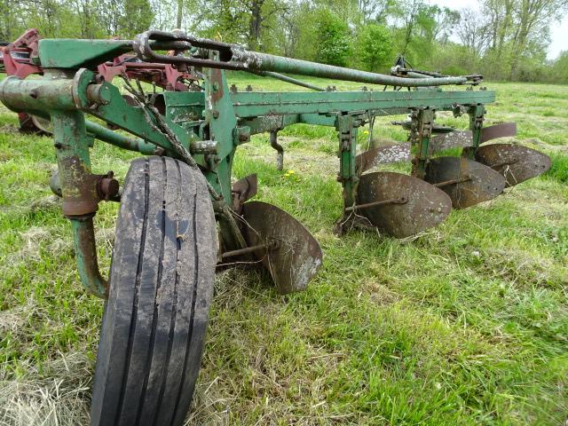 JD 1350-1450 5X16" SEMI-MTD. PLOW