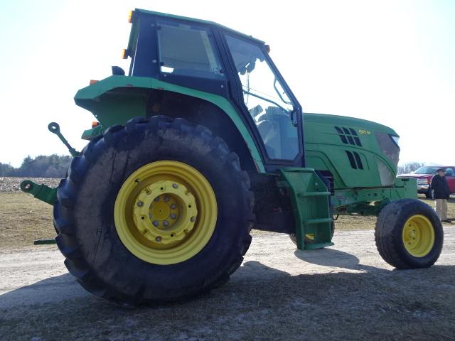 2015 JD 6115M 2WD DSL. TRACTOR, 2004 HRS,