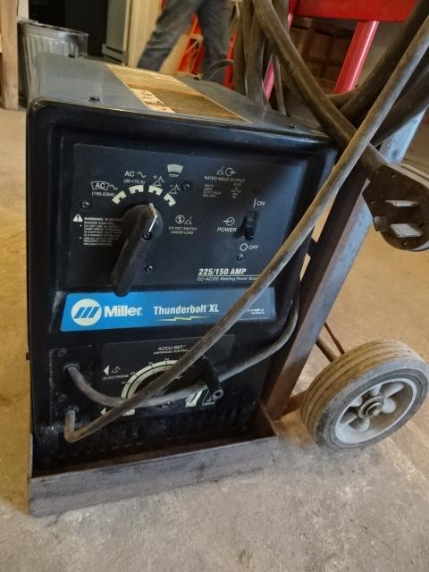 MILLER THUNDERBOLT XL 225 AMP ELEC. ARC WELDER W/ HAND CART