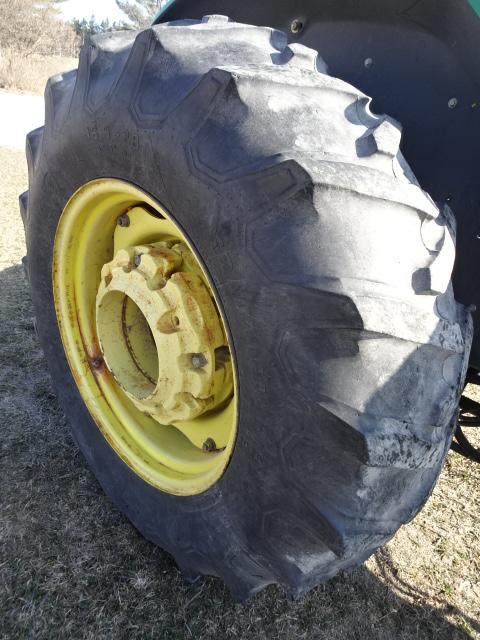 2004 JD 5320 2WD DSL. TRACTOR, 1678 HRS