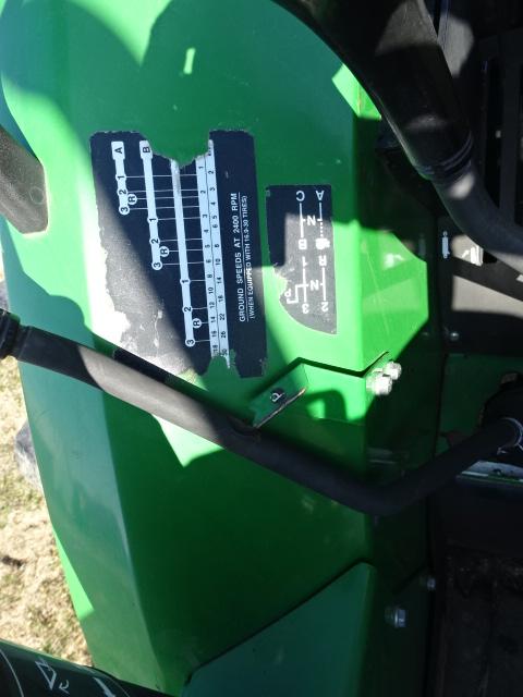 2004 JD 5320 2WD DSL. TRACTOR, 1678 HRS