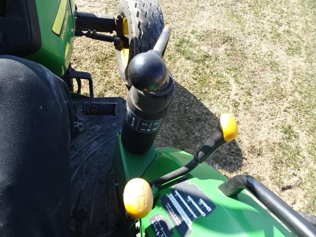 2004 JD 5320 2WD DSL. TRACTOR, 1678 HRS