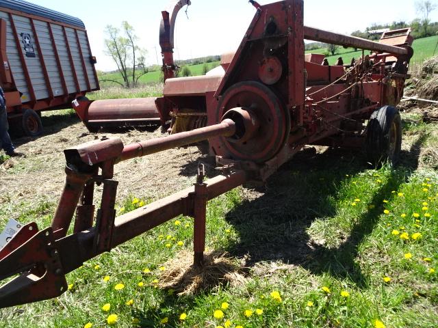 NEW HOLLAND 273 SQUARE HAY BALER W/ THROWER, SN#140014