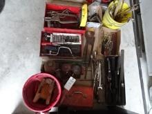 LOT OF HAND TOOLS, 3 HYD. JACKS, TORCH TIPS & MISC.