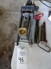 2 TON HYD. JACK W/ 4 DRAWPINS